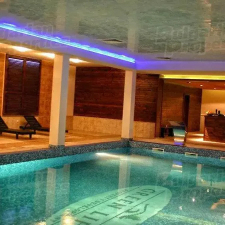 Private Studio In Green Life